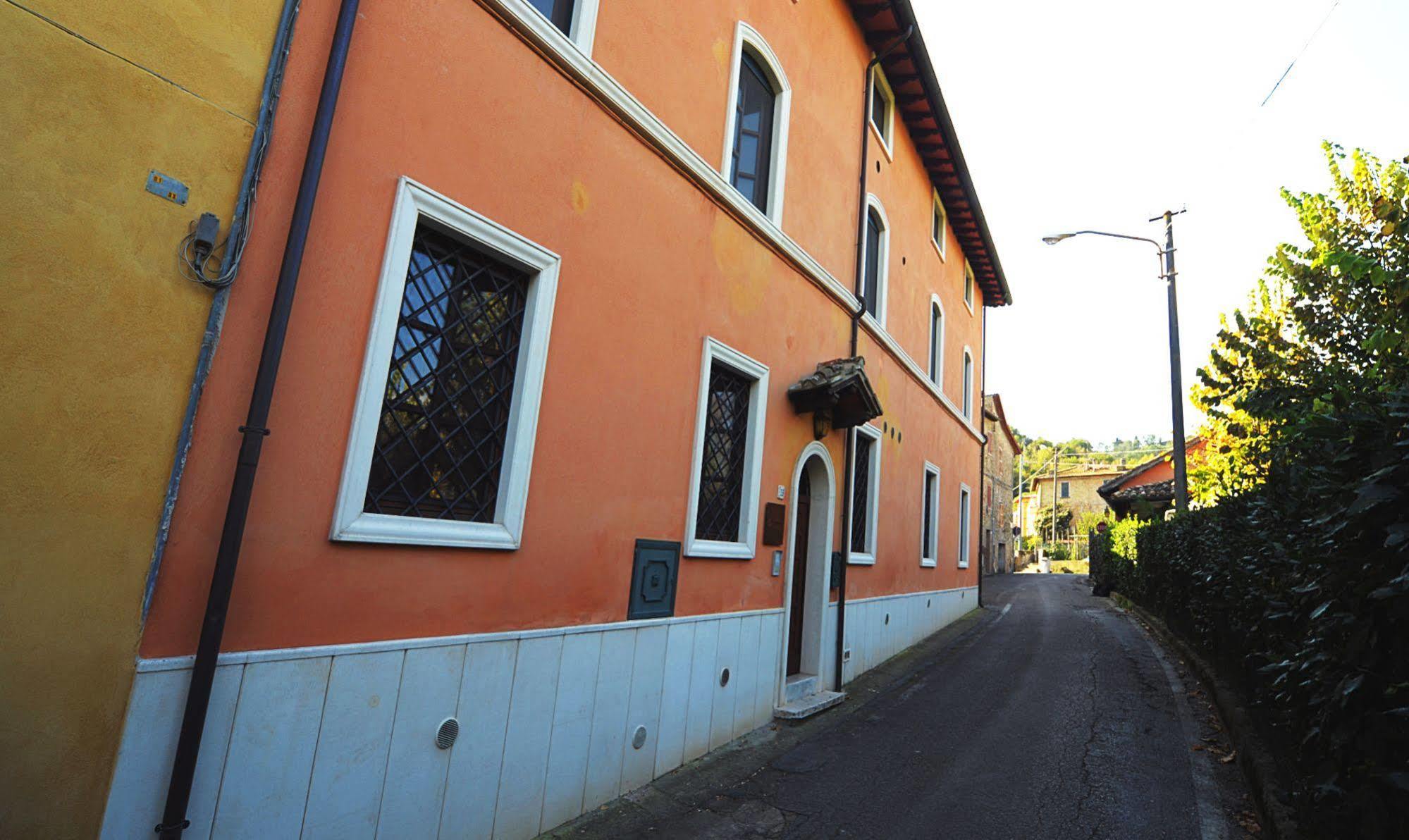 Residenze L'Uncinaia Holiday House Perugia Bagian luar foto