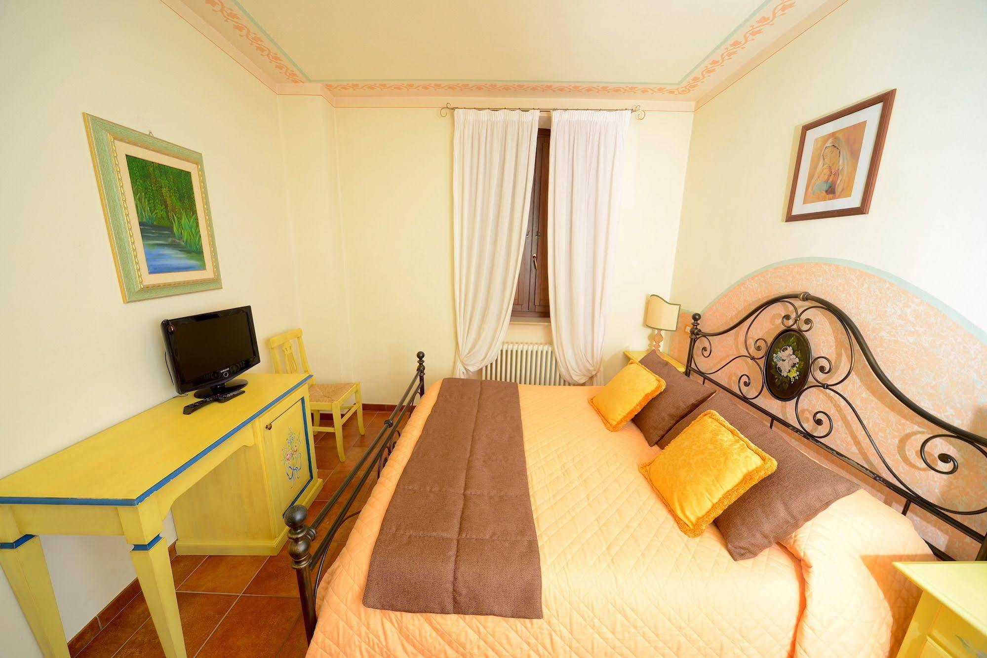 Residenze L'Uncinaia Holiday House Perugia Bagian luar foto