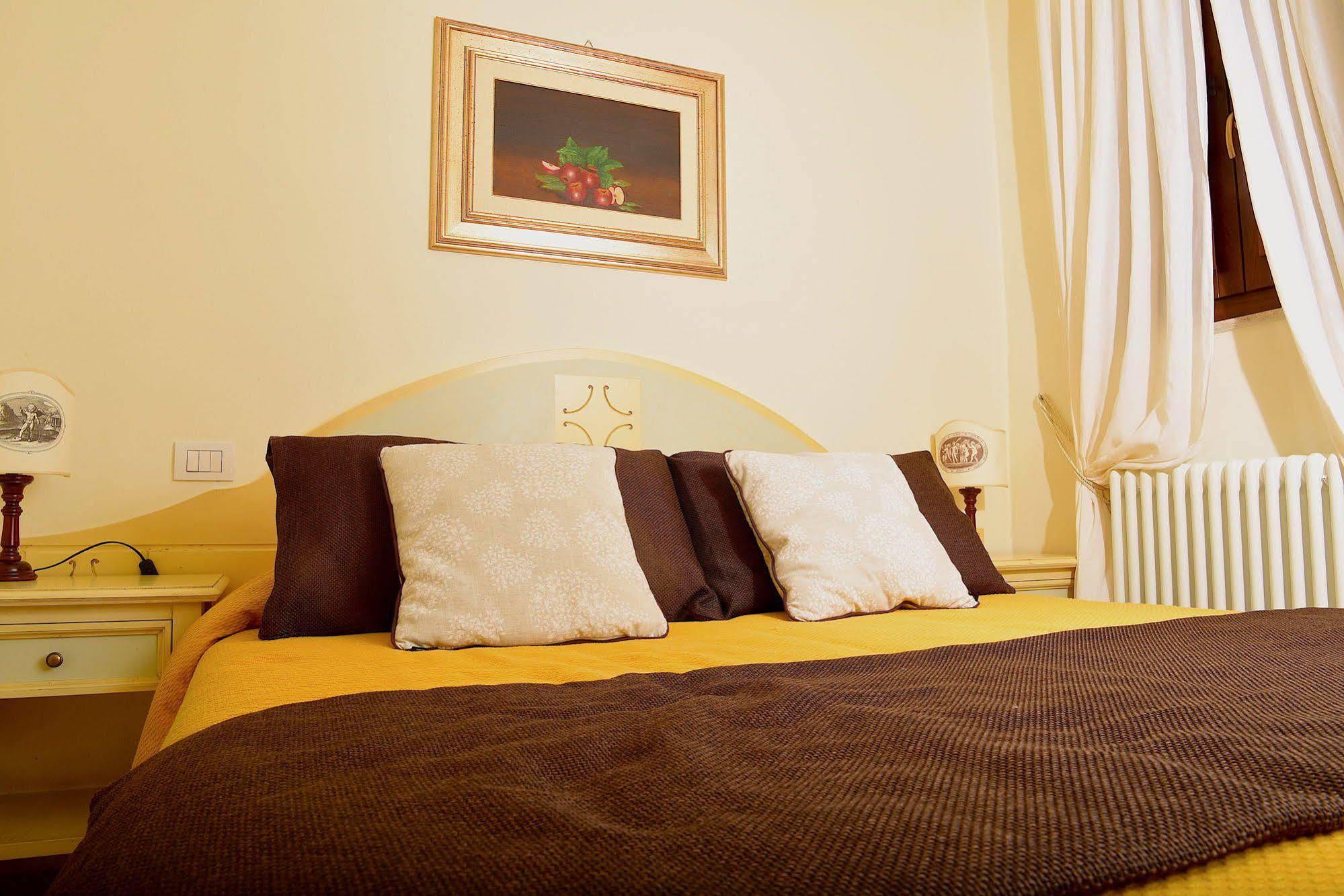 Residenze L'Uncinaia Holiday House Perugia Bagian luar foto