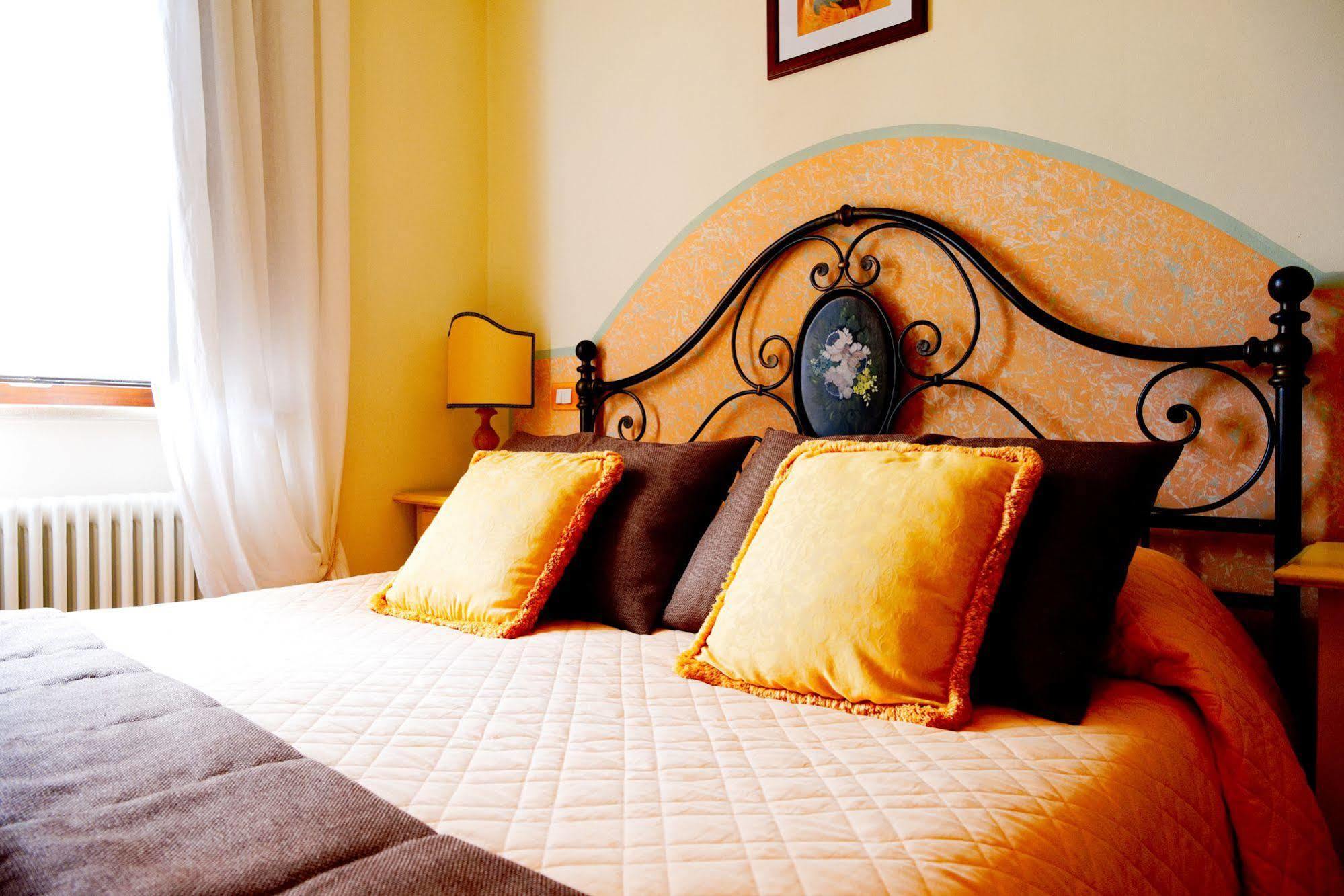 Residenze L'Uncinaia Holiday House Perugia Bagian luar foto