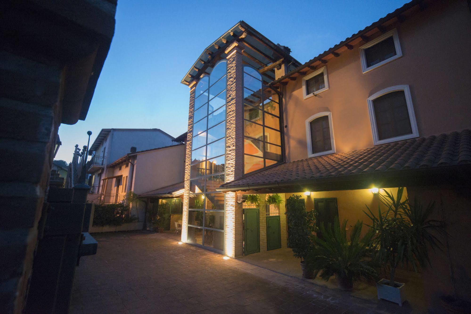 Residenze L'Uncinaia Holiday House Perugia Bagian luar foto